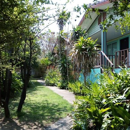 Kanchanaporn Resort Koh Larn Ngoại thất bức ảnh
