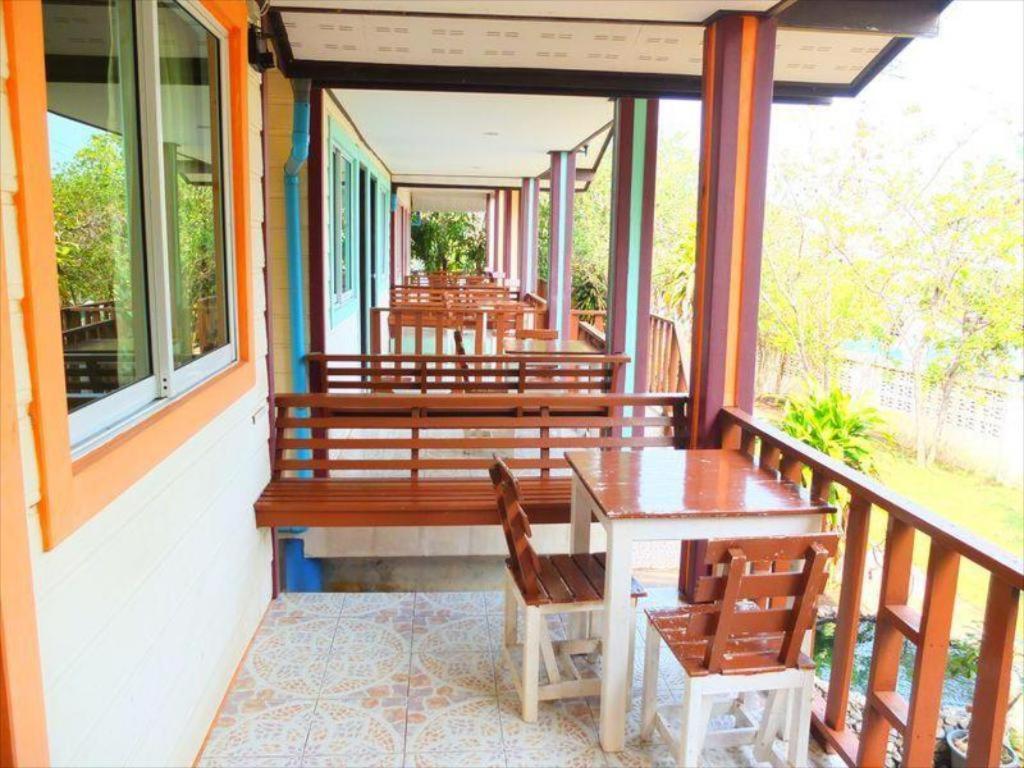 Kanchanaporn Resort Koh Larn Ngoại thất bức ảnh