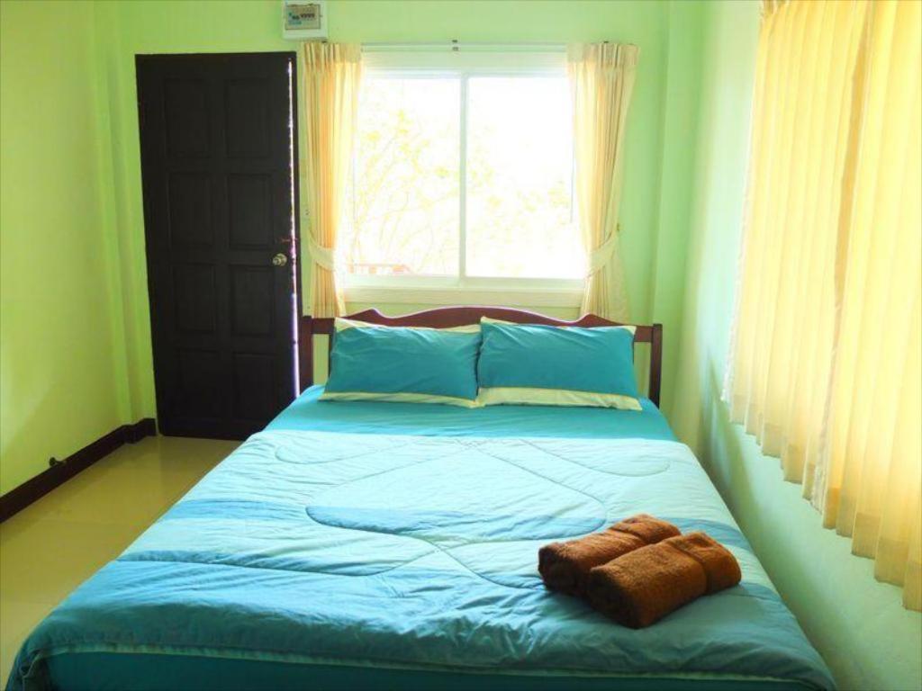 Kanchanaporn Resort Koh Larn Ngoại thất bức ảnh