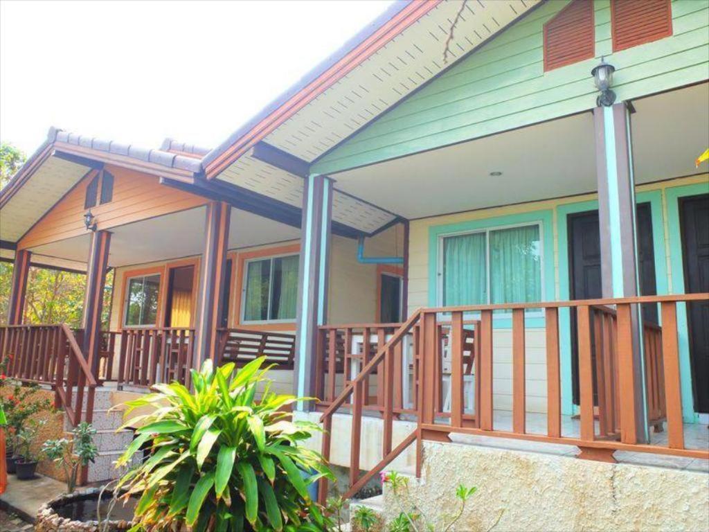 Kanchanaporn Resort Koh Larn Ngoại thất bức ảnh
