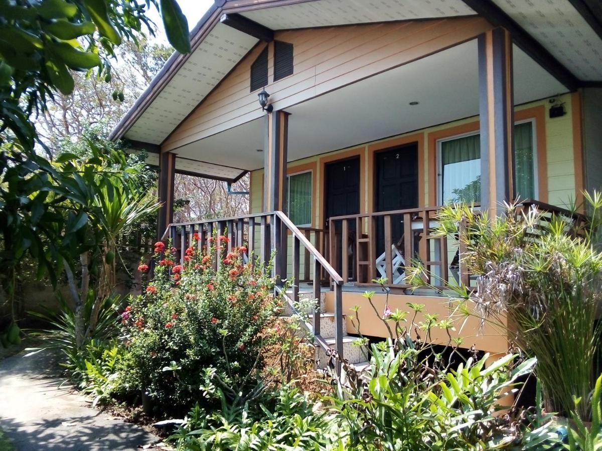 Kanchanaporn Resort Koh Larn Ngoại thất bức ảnh