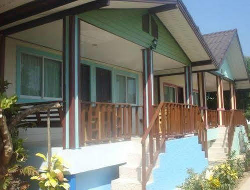 Kanchanaporn Resort Koh Larn Ngoại thất bức ảnh