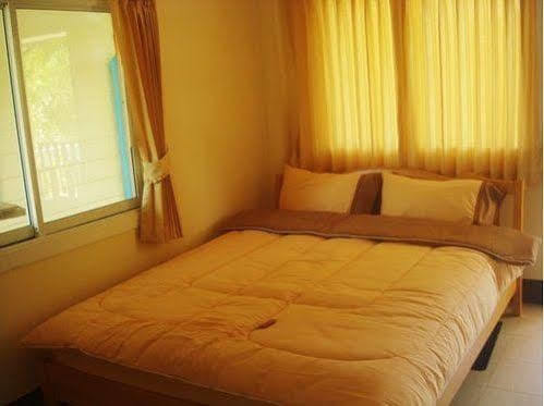 Kanchanaporn Resort Koh Larn Ngoại thất bức ảnh